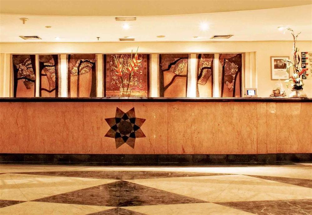 Arcadia Surabaya Hotel Exterior photo