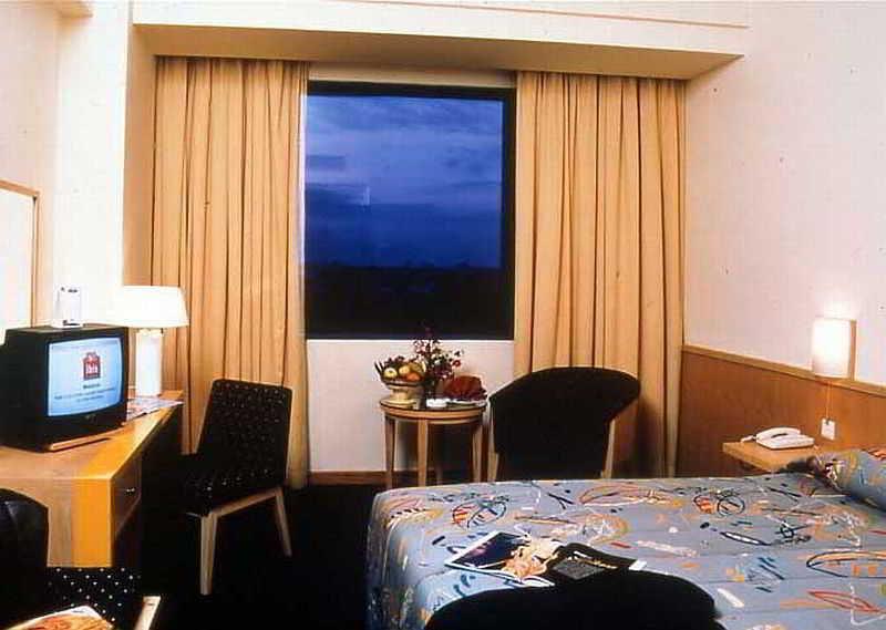 Arcadia Surabaya Hotel Exterior photo