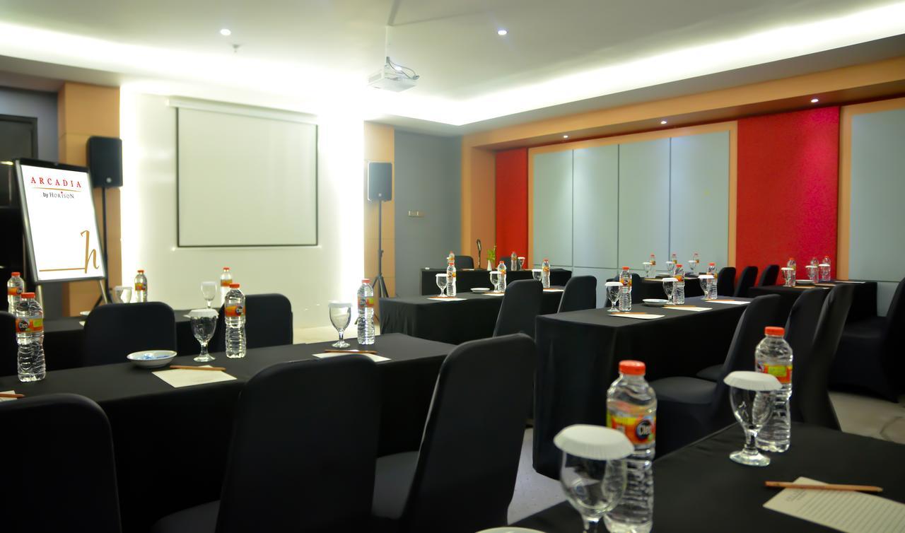 Arcadia Surabaya Hotel Exterior photo