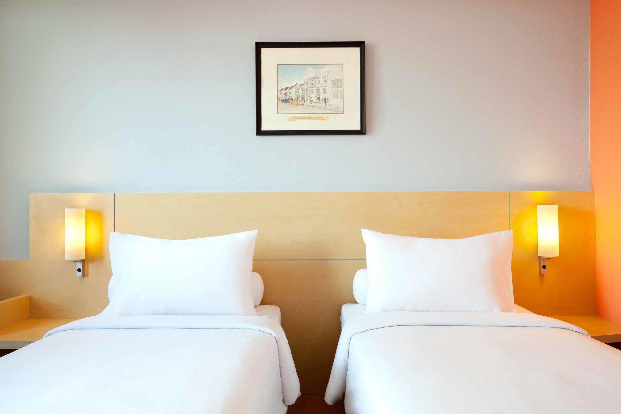 Arcadia Surabaya Hotel Exterior photo
