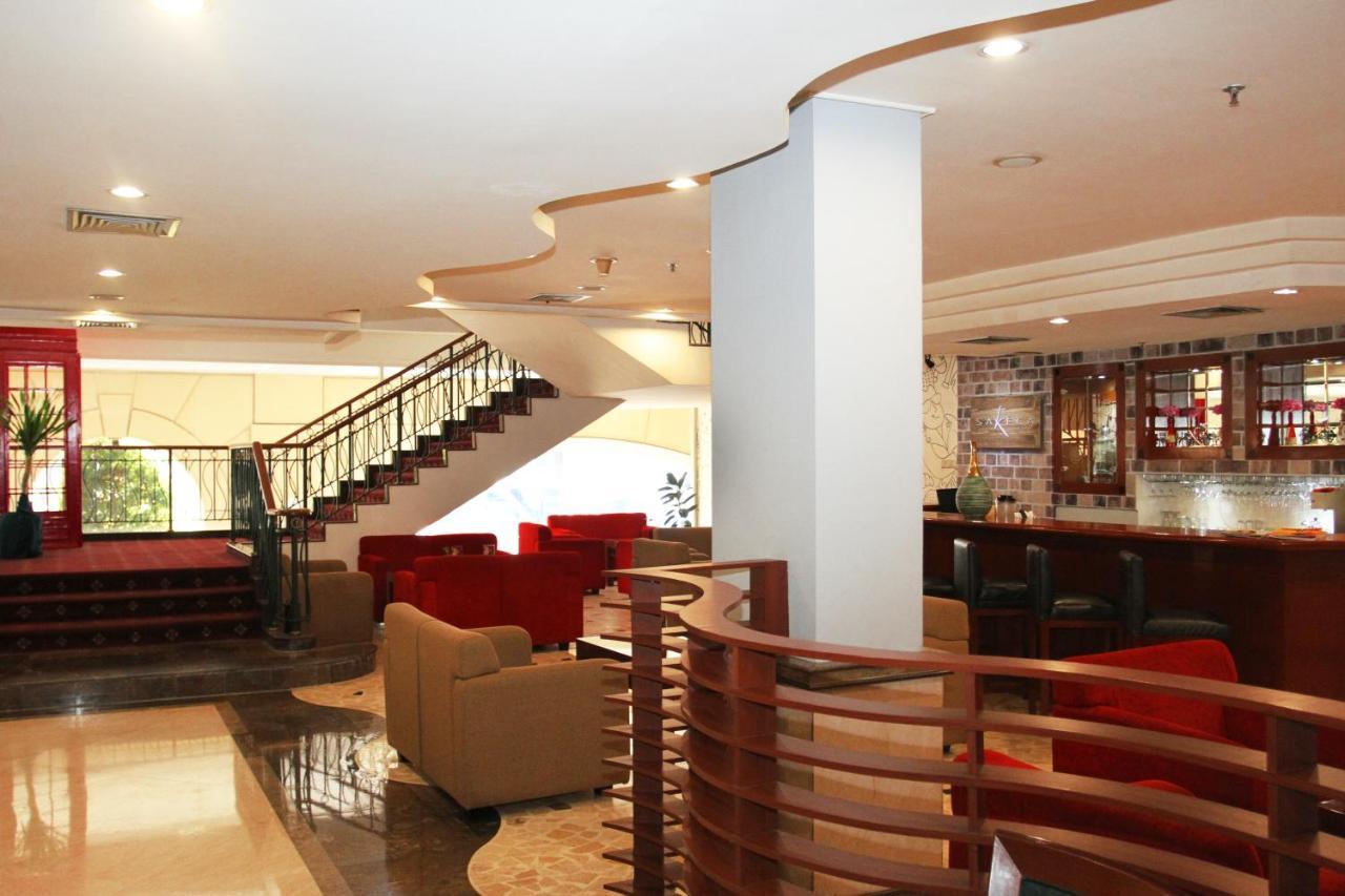 Arcadia Surabaya Hotel Exterior photo